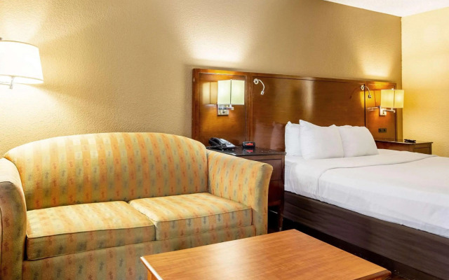 Econo Lodge Naval Station Norfolk