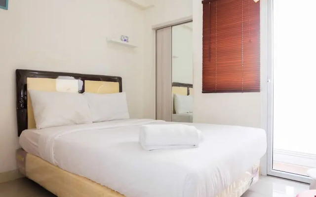 Cozy Studio Apartment Connected to Mall at Green Pramuka