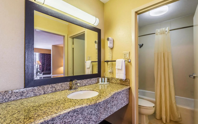 Quality Inn & Suites Baton Rouge West – Port Allen