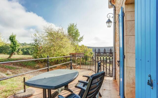 Authentic Holiday Home in Puy-l'evêque With Swimming Pool