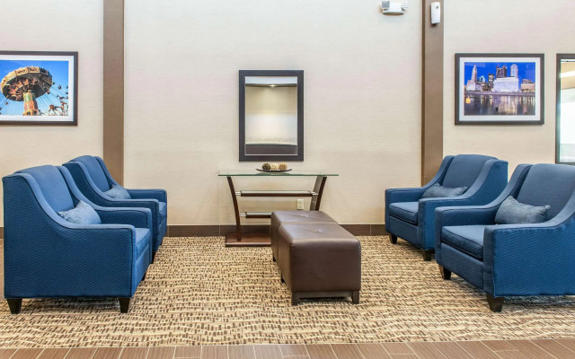 Comfort Suites
