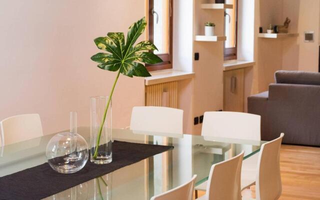 ALTIDO Spacious 2 BR Apt with Terrace in Cernobbio