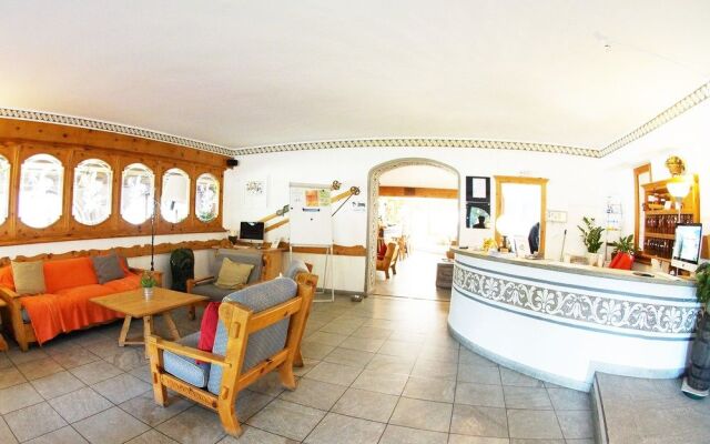 Guesthouse & Aparthotel Chesa Silva