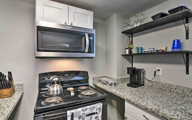 Romantic Apt: Private Patio & Shared Hot Tub!