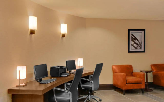 Crowne Plaza Niagara Falls NY Riverside by IHG