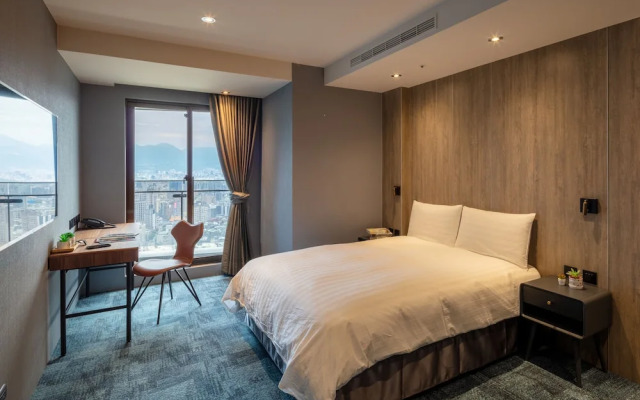 Roaders Plus Hotel Taipei Station