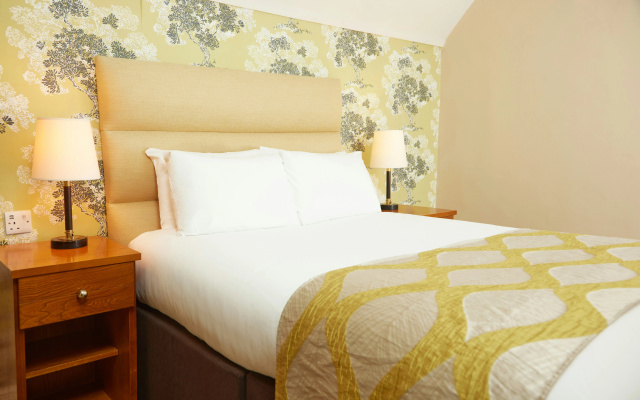 The Fieldhead Hotel by Greene King Inns