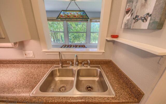 Guadalupe Retreat    RR 1324