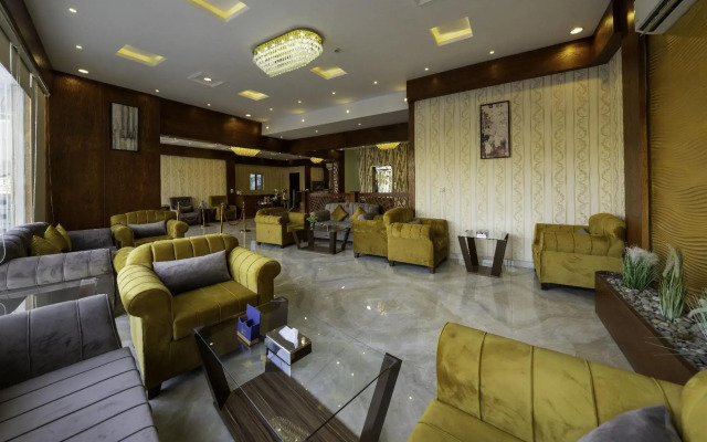 The Palace Hotel Suites