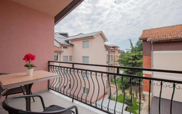 Apartments Serafimoski