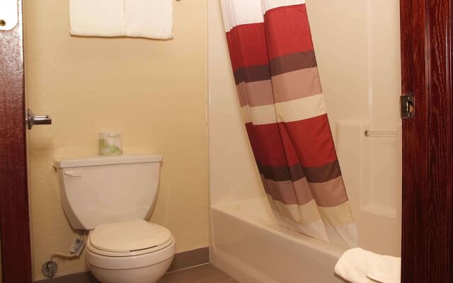 Red Roof Inn Osage Beach - Lake of the Ozarks