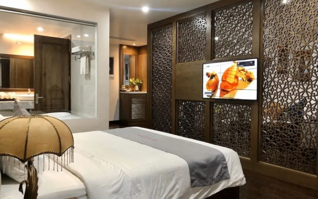 Cat Ba Paradise Hotel - Sky Bar & Massage