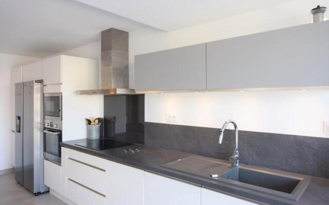 392- casa al canal con amarre y jacuzzi