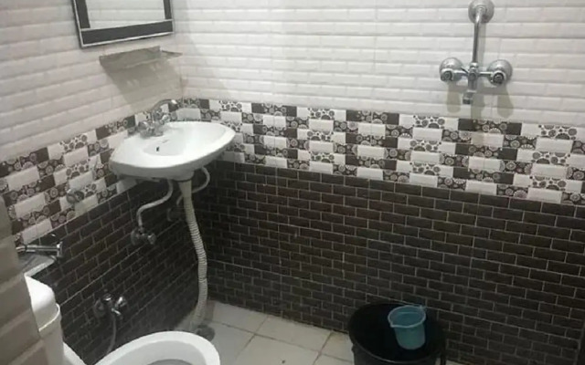 Hotel Dharohar Palace