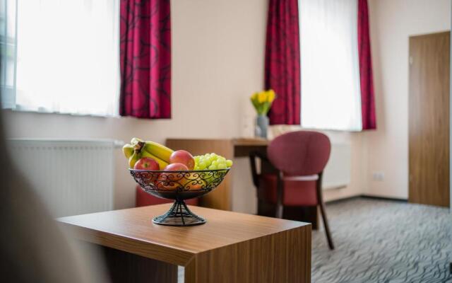 Point Hotel Apartments & Rooms
