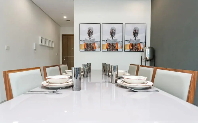 Spacious 2BR apartment with rooftop pool The Bay DT by 360 Vacation