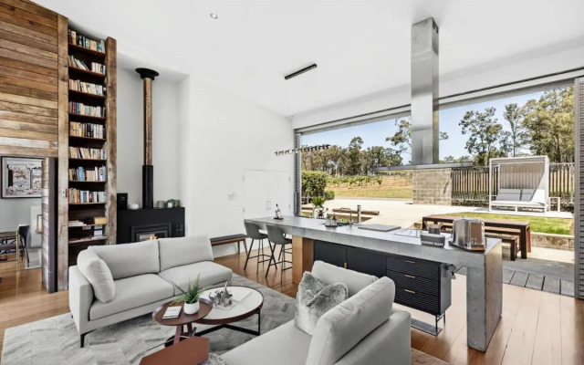 The Longhouse - Suite 3