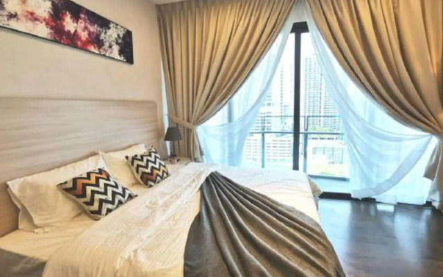 Almas Puteri Harbour by Squarenest