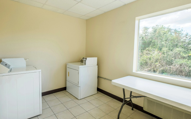 Red Roof Inn Ocala