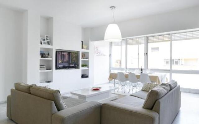 Frishman Apartment