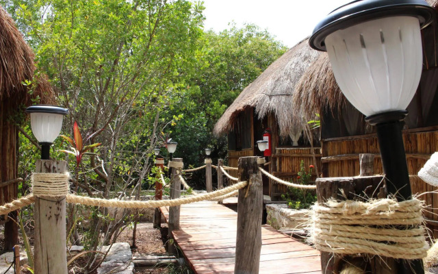 Maya Cabanas & Cenote Tulum