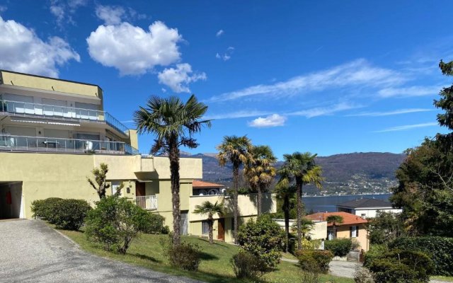 Marconi Lake View Apartment in Baveno