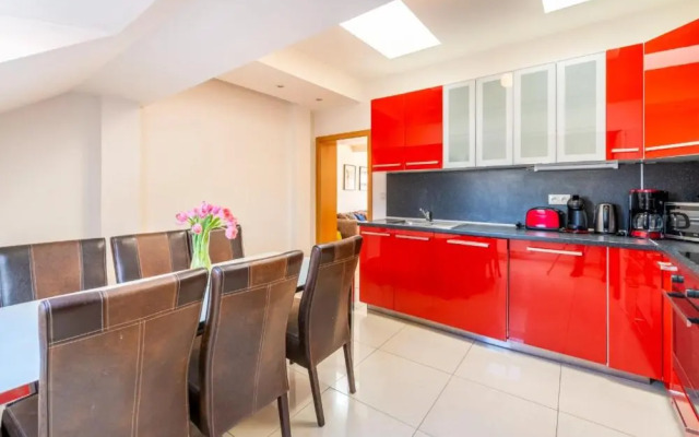 Templová 7 - Old Town Large Apartment with Terrace