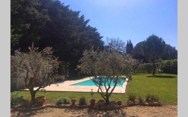 Farmhouse with private pool in the countryside of Plan d'Orgon in Provence, 8 persons LS1 365 MIGNOUN