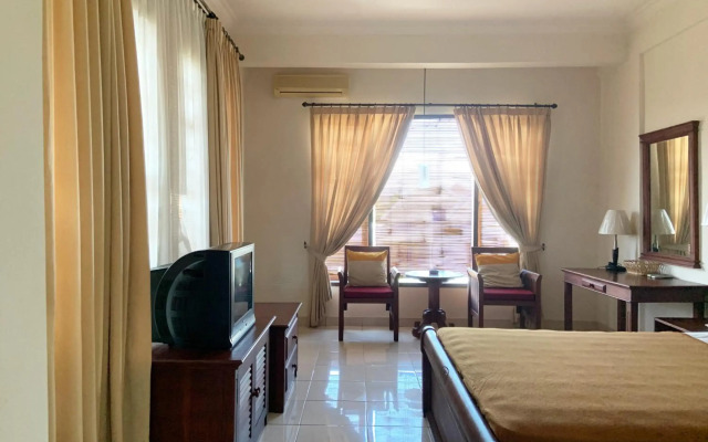 Nirwana Hotel Suites