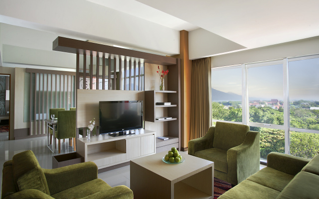 Hotel Santika Palu – Guest Rooms – Palu