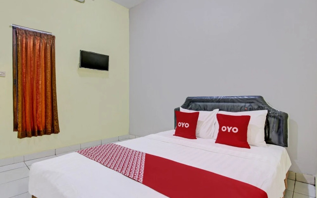 OYO 92521 Guest House Inayah Syariah