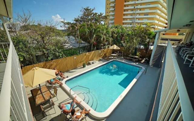 Beachside Gardens Apartments by Lowkl