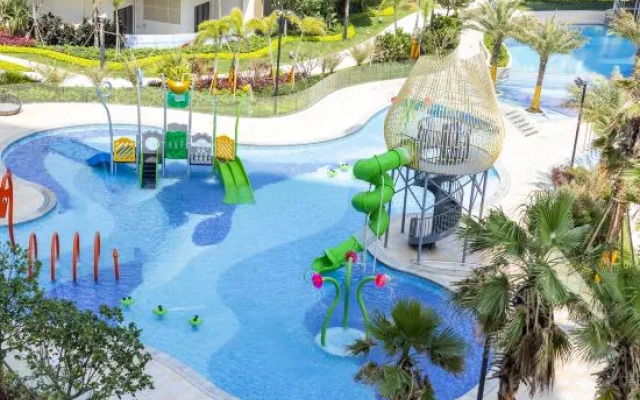 Huidong Shuangyuewan Blue Golden Bank Hotel