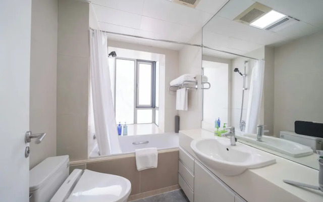 Tyms Elegant 2BR 1BA Apt Walk to Malls