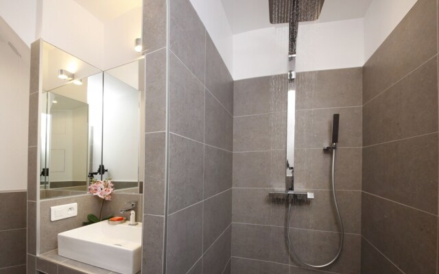 LUX 4BDR Opera Lafayette 2 by Livinparis
