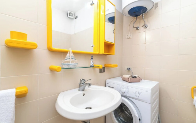 I Fari 74 600m From The Beach