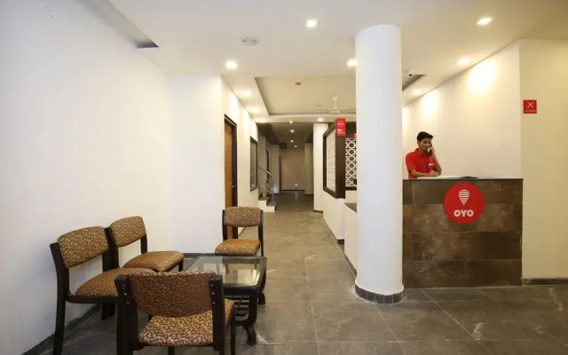 OYO 9822 Hotel Seven