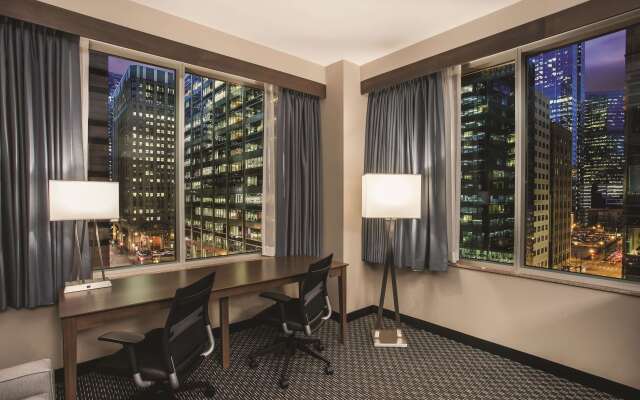 La Quinta Inn & Suites by Wyndham Chicago Downtown