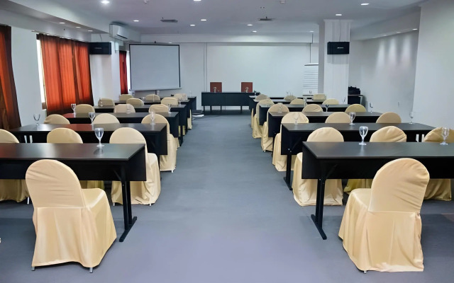 Abadi Hotel & Convention Centre