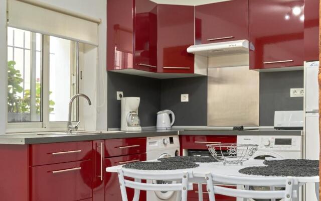 Apartment 250 M from the beach