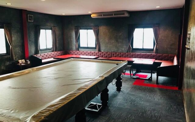 One Four Seven Hotel & Snooker Bar