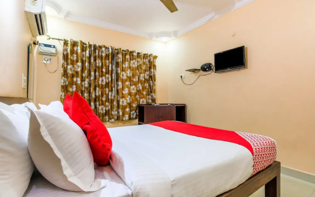 OYO 23035 Srinivas Residency