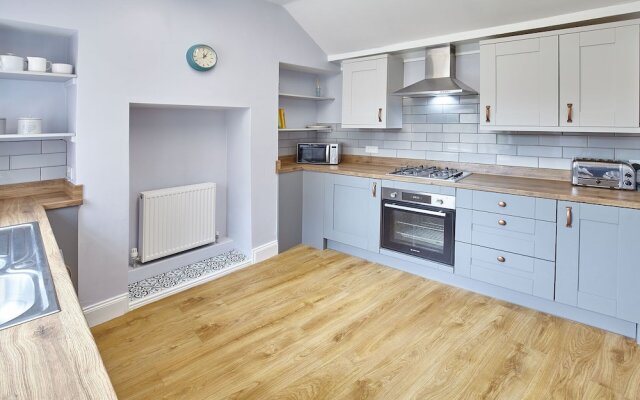 Host Stay Buckingham Square