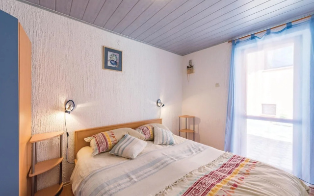 Beautiful Home in Porec With Wifi and 1 Bedrooms - Hotel in Porec - Photo 3
