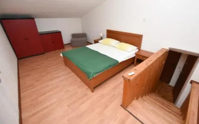 Apartments Caska VI