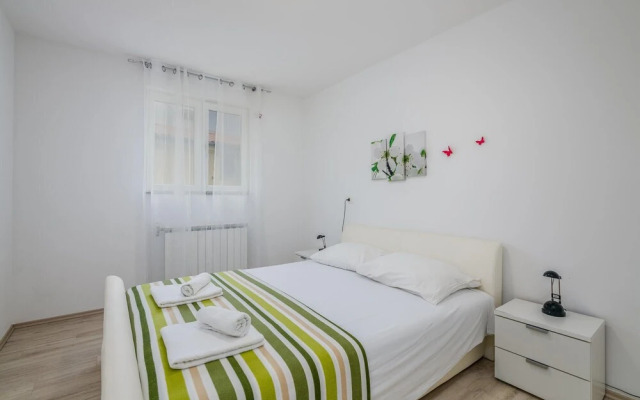 Amazing Apartment in Vrbnik With 1 Bedrooms and Wifi