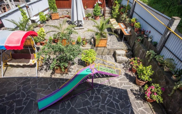 Tikhiy Guest House