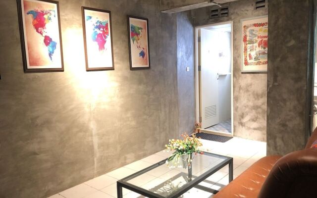 B168 Bed And More Hostel