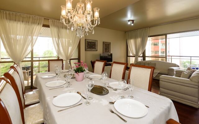 Apartamento em Cond de Luxo em Sao Conrado