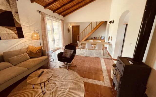 Casa Colinas Roxas by Portucasa